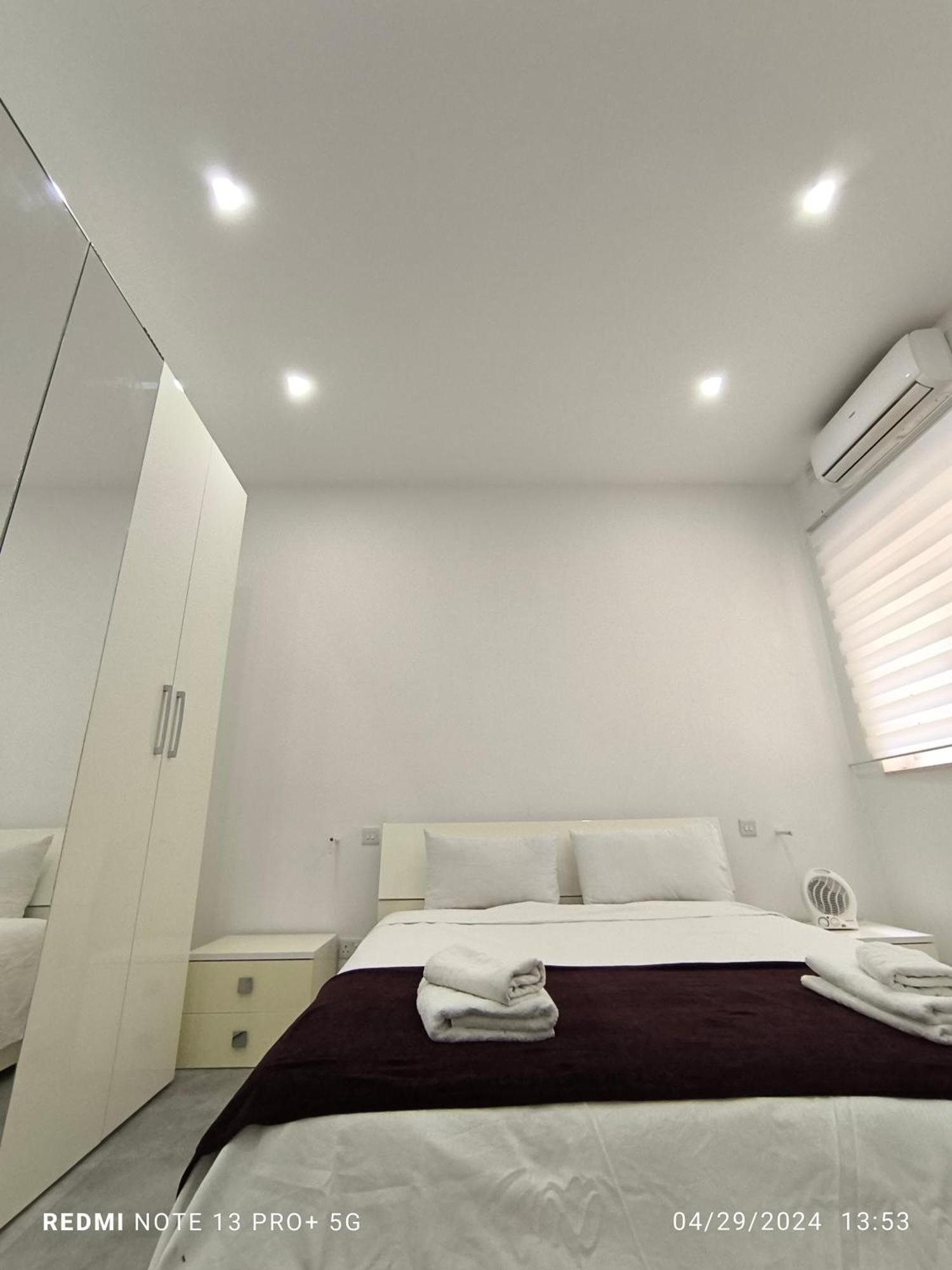 One Bedroom Tea Apartment Il-Gzira 外观 照片