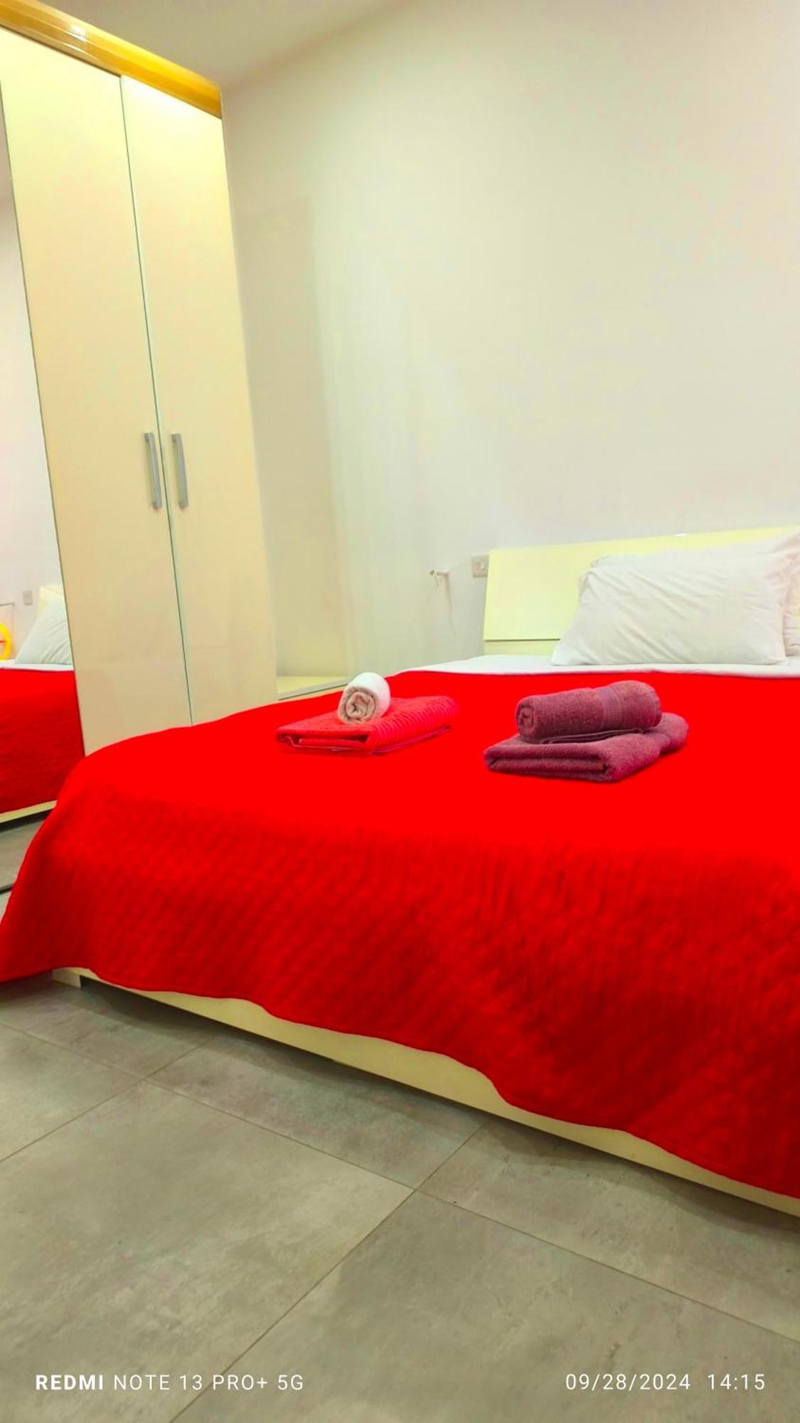 One Bedroom Tea Apartment Il-Gzira 外观 照片
