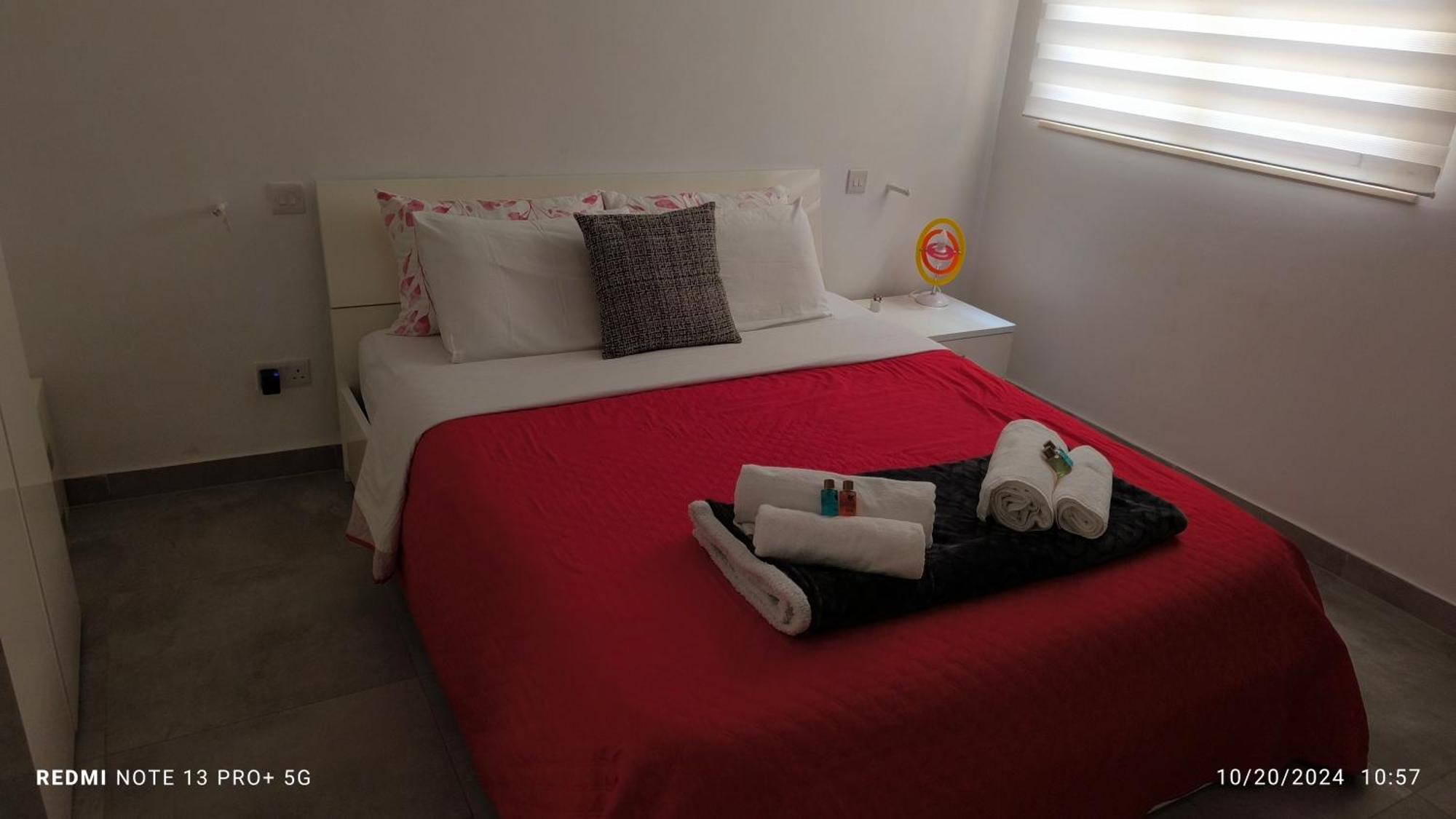 One Bedroom Tea Apartment Il-Gzira 外观 照片