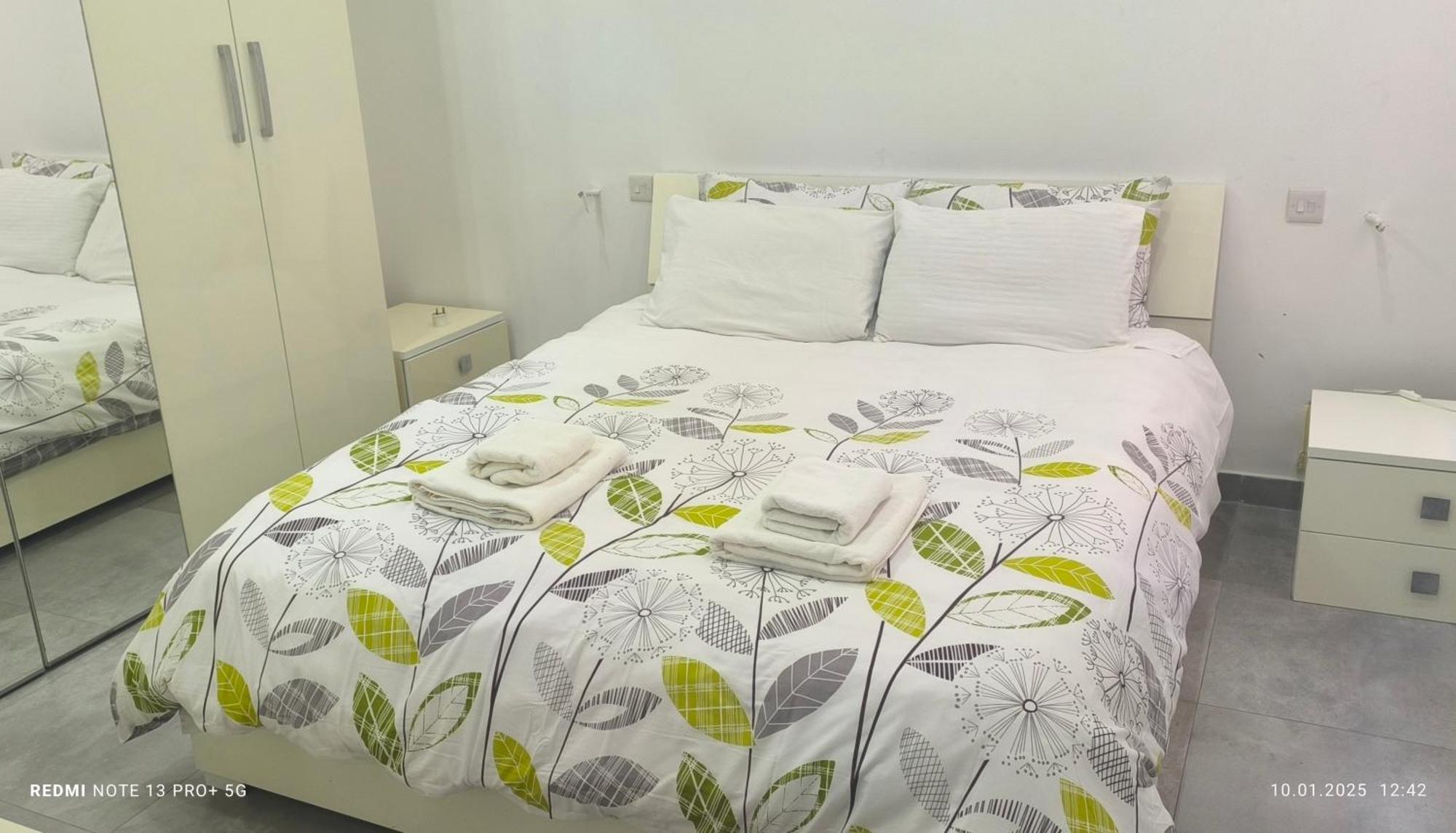 One Bedroom Tea Apartment Il-Gzira 外观 照片