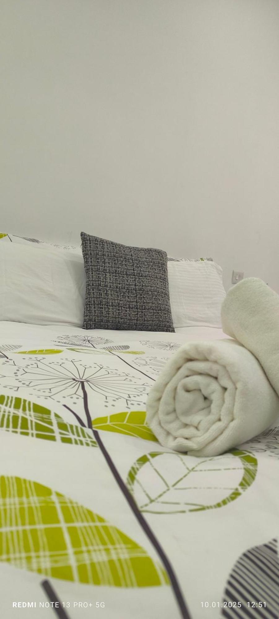 One Bedroom Tea Apartment Il-Gzira 外观 照片